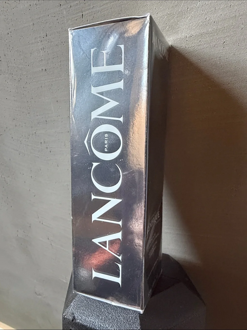 Lancôme Advanced Génifique Serum in Charcoal Black Packaging